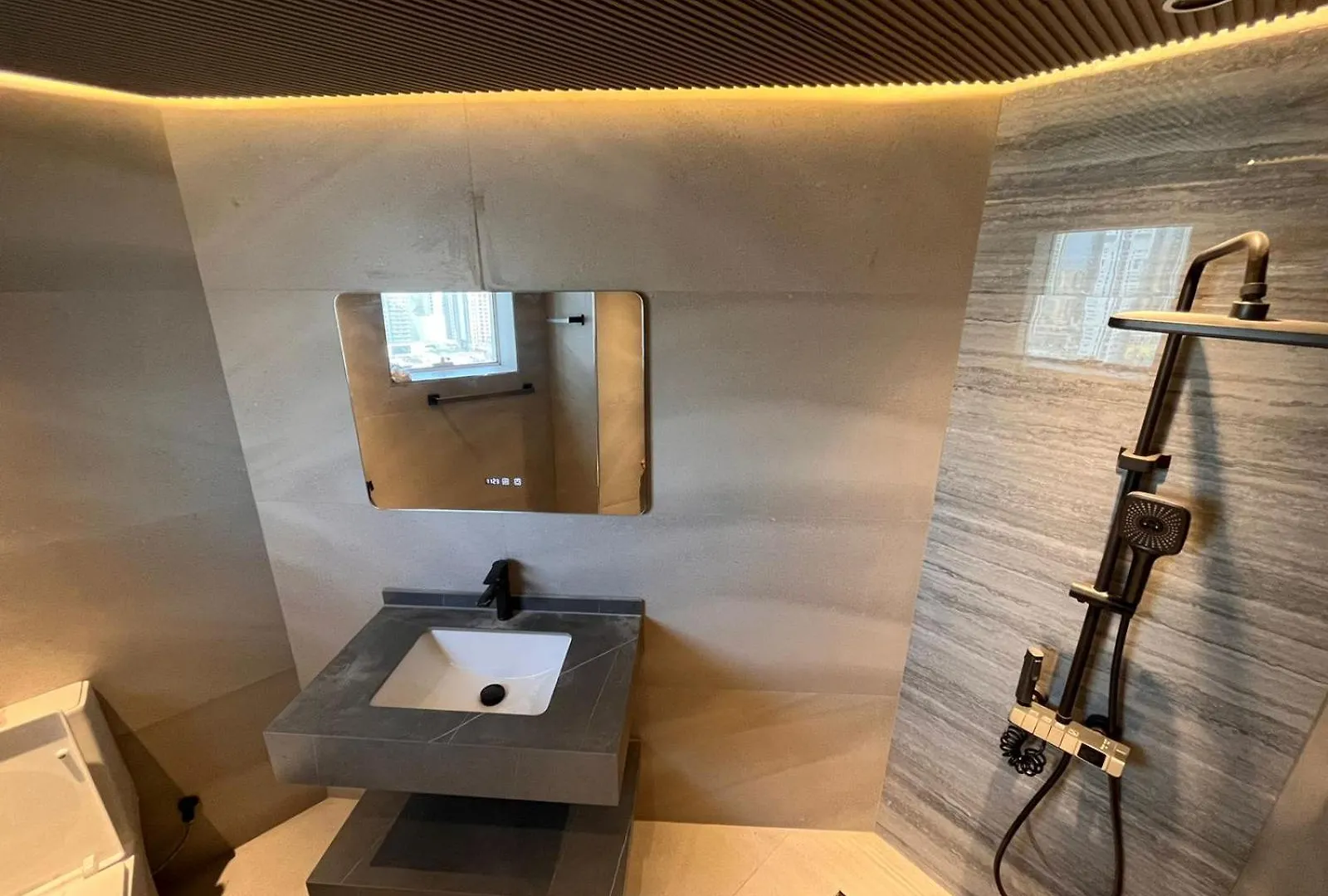 Dubai Gate 1 Apartment