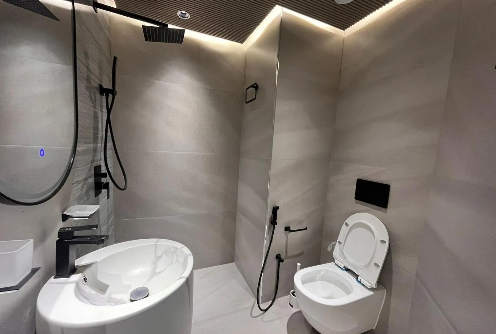 Dubai Gate 1 Apartment